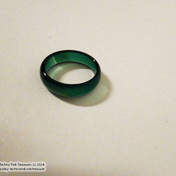 Green Stone Ring - Picture 4 of 10
